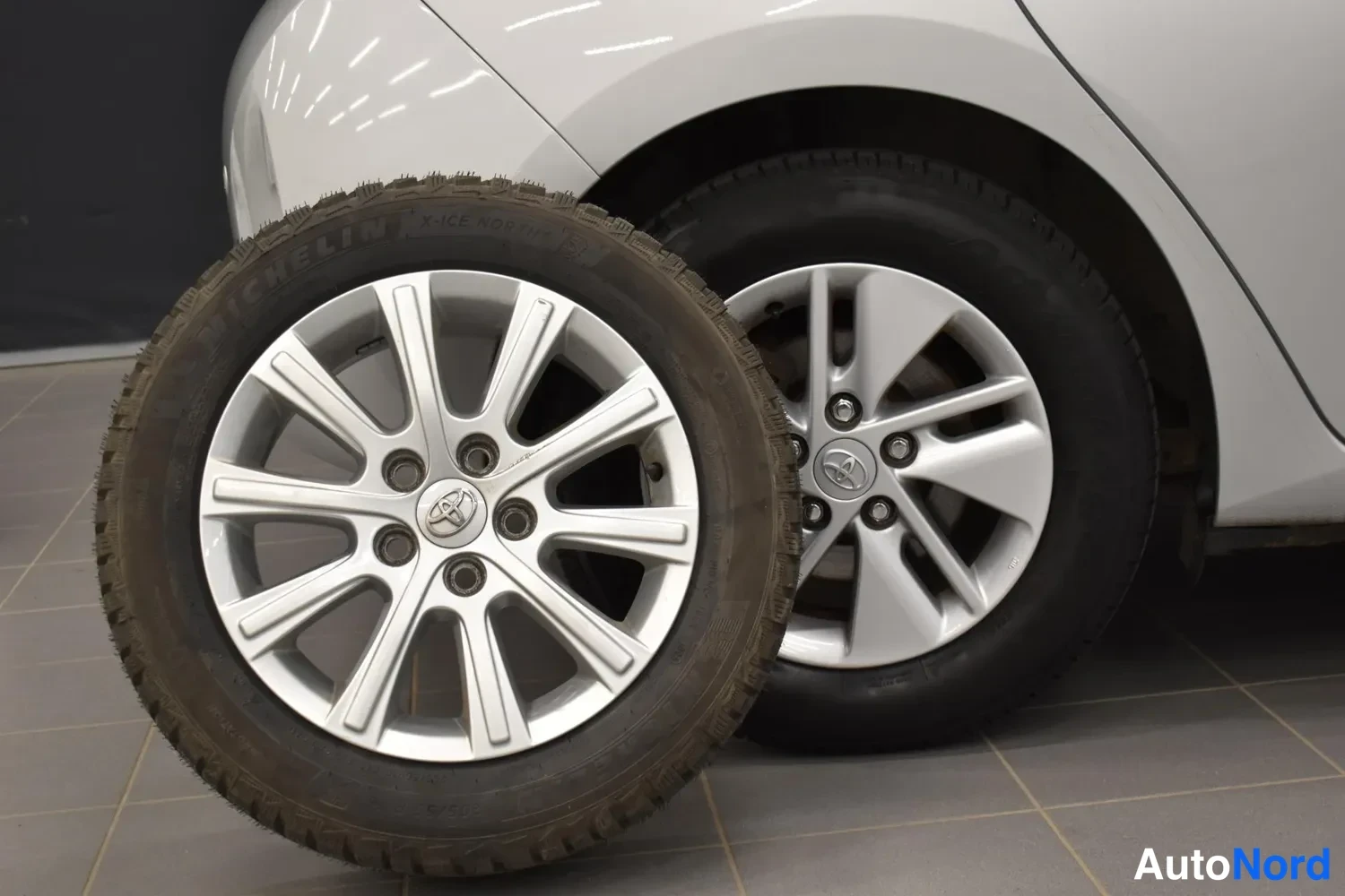 Hopea Toyota Auris 2013, ulkokuva 10 – Raisio