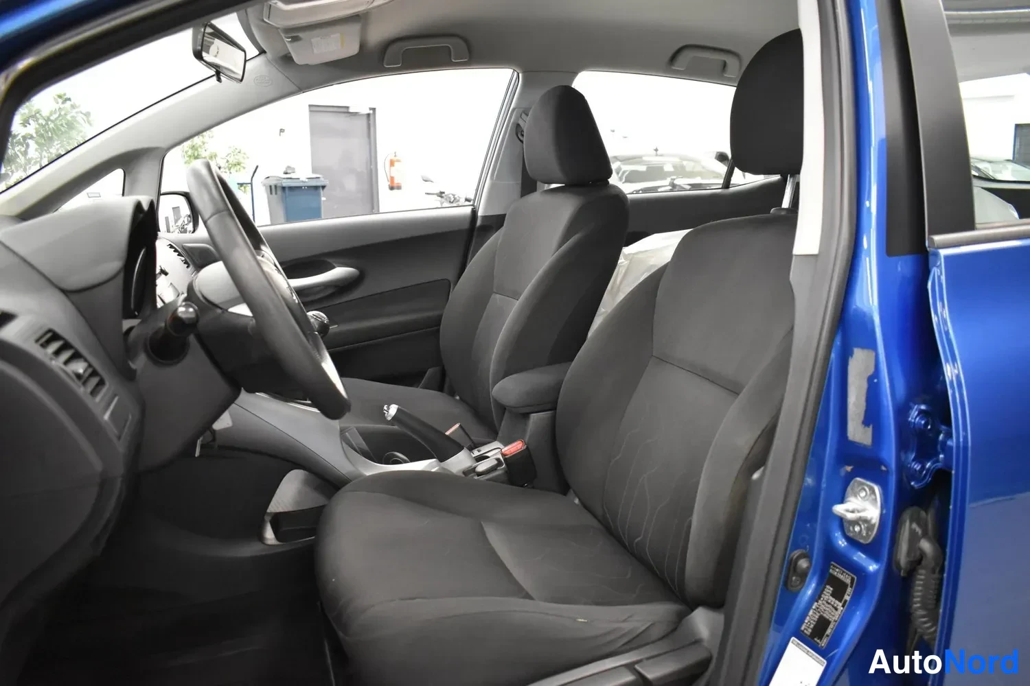 Sininen Toyota Auris 2011, kuva 10