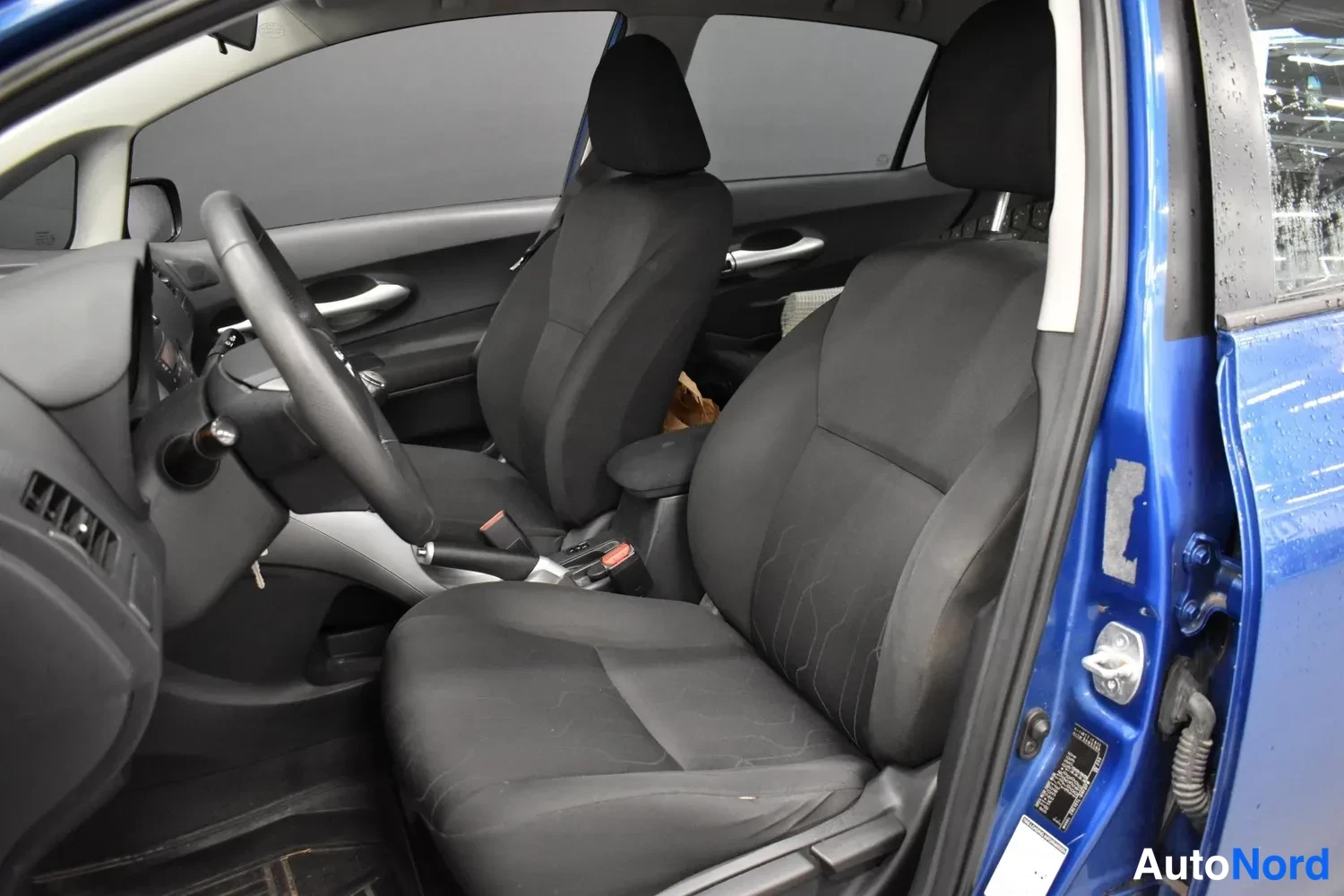 Sininen Toyota Auris 2011, ulkokuva 4 – Raisio