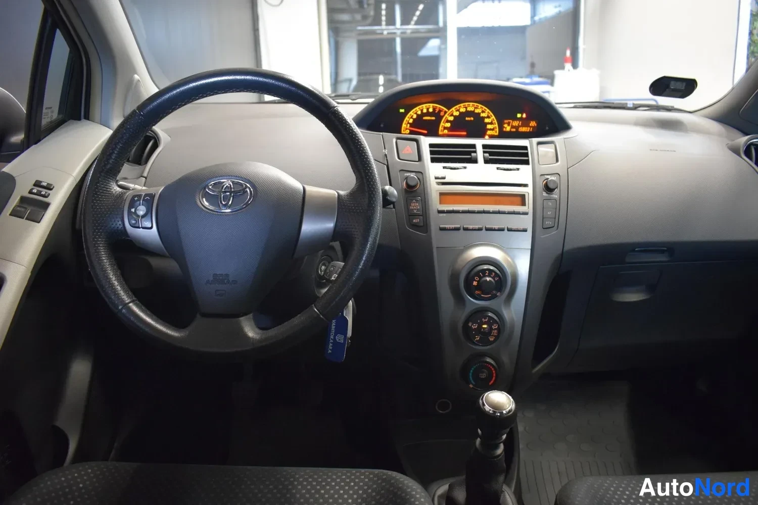 Hopea Toyota Yaris 2010, ulkokuva 12 – Raisio