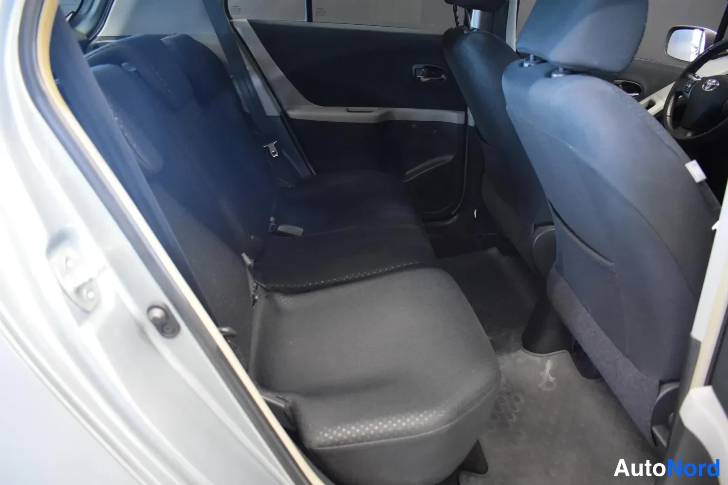Hopea Toyota Yaris 2010, ulkokuva 16 – Raisio