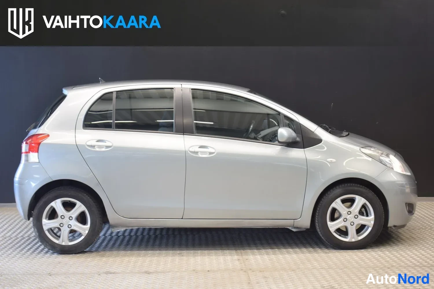 Hopea Toyota Yaris 2010, ulkokuva 5 – Raisio