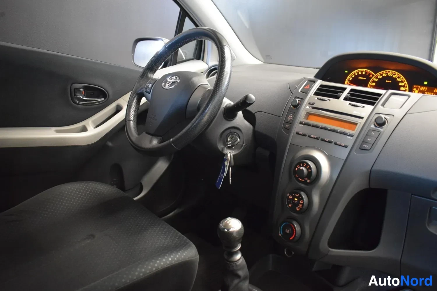 Hopea Toyota Yaris 2010, ulkokuva 10 – Raisio