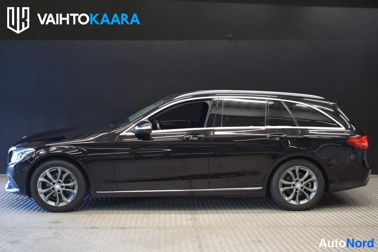 Musta Mercedes-Benz C 200 BlueTEC 2015, ulkokuva 2 – Raisio