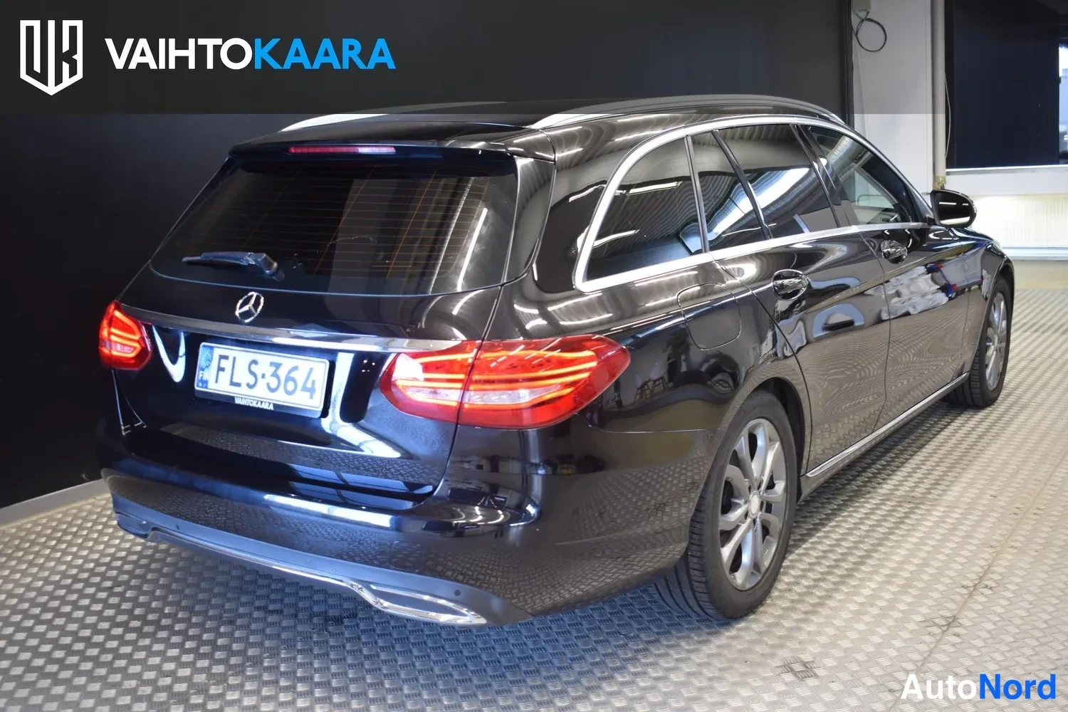 Musta Mercedes-Benz C 200 BlueTEC 2015, ulkokuva 4 – Raisio