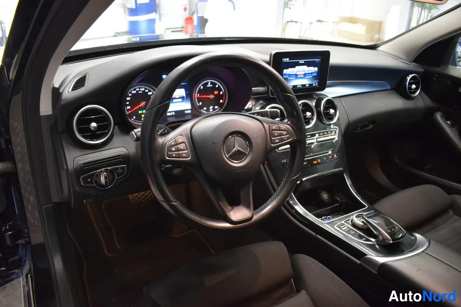 Musta Mercedes-Benz C 200 BlueTEC 2015, ulkokuva 7 – Raisio