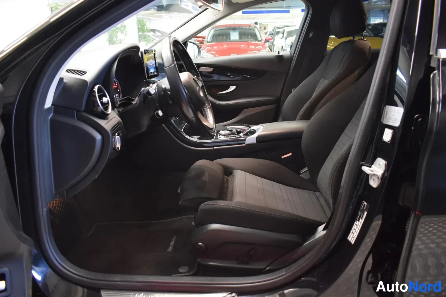 Musta Mercedes-Benz C 200 BlueTEC 2015, ulkokuva 8 – Raisio