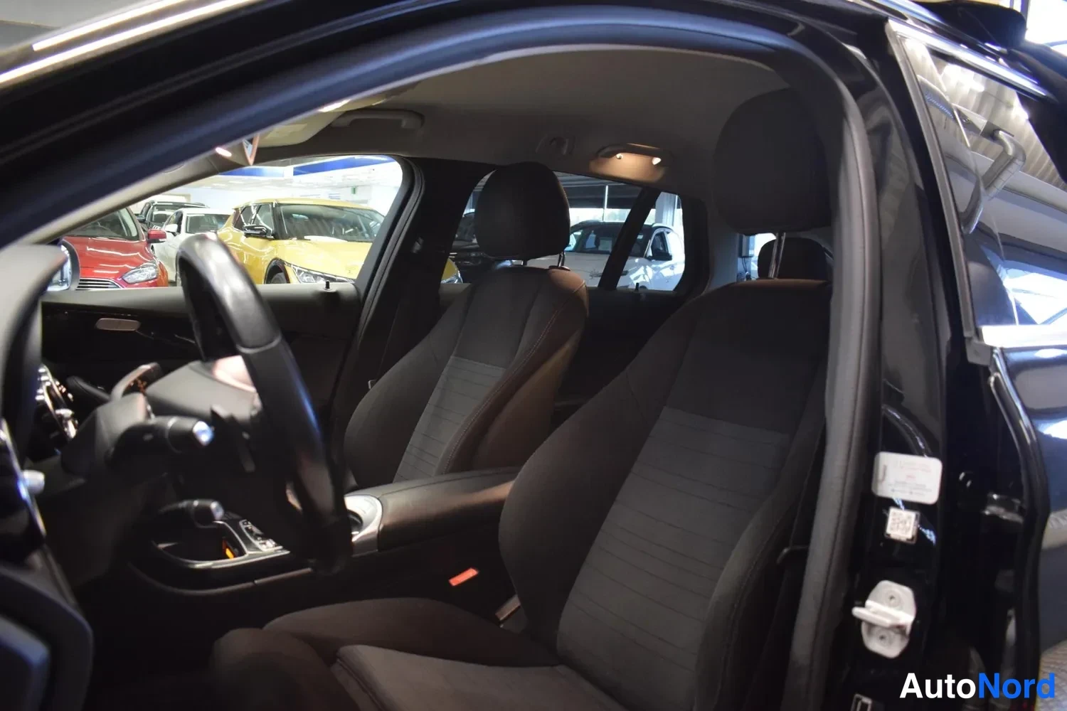 Musta Mercedes-Benz C 200 BlueTEC 2015, ulkokuva 9 – Raisio