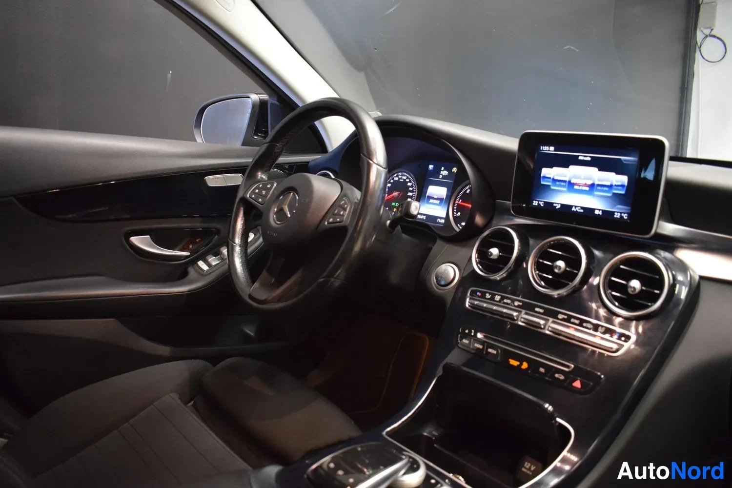 Musta Mercedes-Benz C 200 BlueTEC 2015, ulkokuva 10 – Raisio