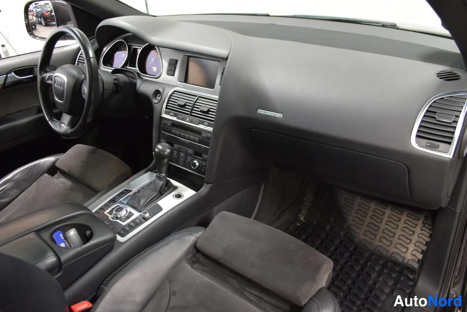 Harmaa Audi Q7 2008, ulkokuva 11 – Raisio
