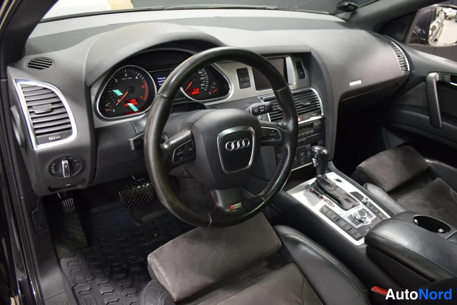 Harmaa Audi Q7 2008, ulkokuva 8 – Raisio