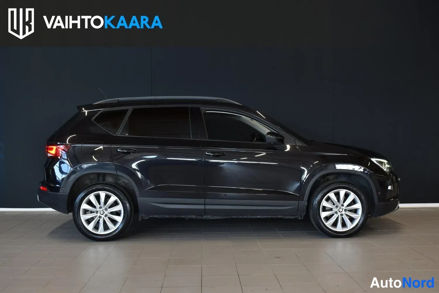 Musta Seat Ateca 2017, ulkokuva 4 – Raisio