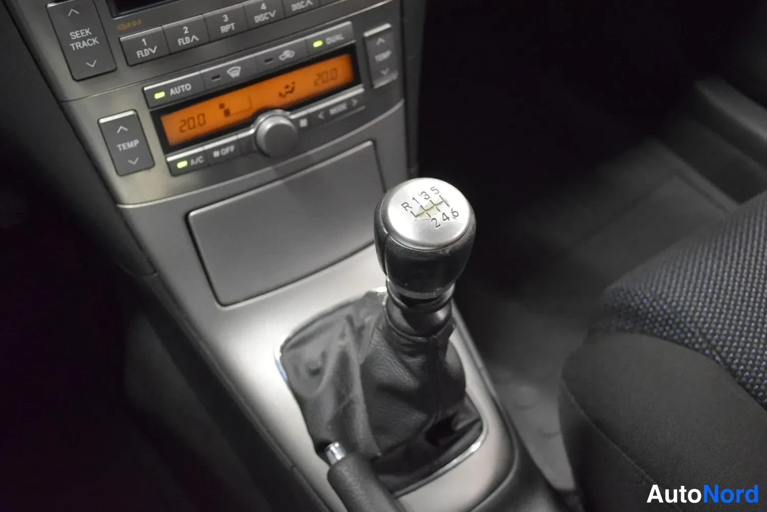 Musta Toyota Avensis 2008, ulkokuva 22 – Raisio