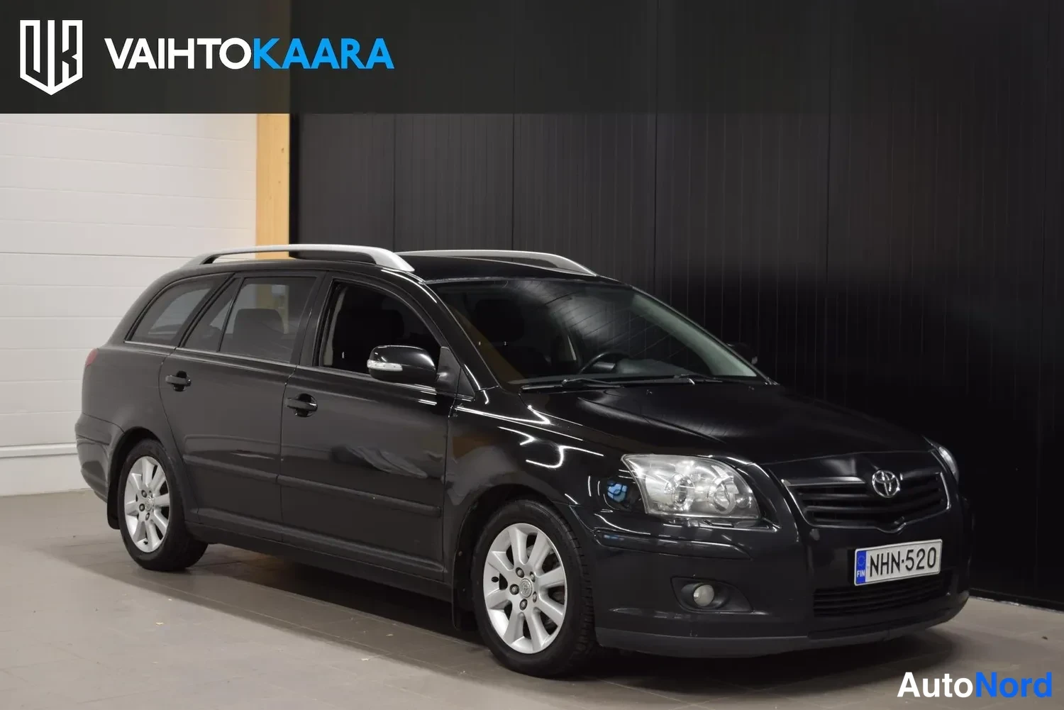 Musta Toyota Avensis 2008, ulkokuva 6 – Raisio