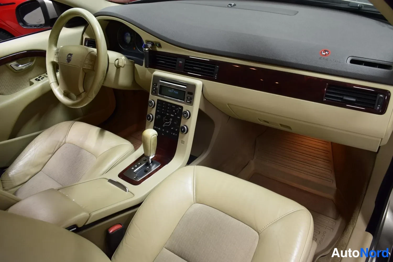 Harmaa Volvo V70 2008, ulkokuva 11 – Raisio