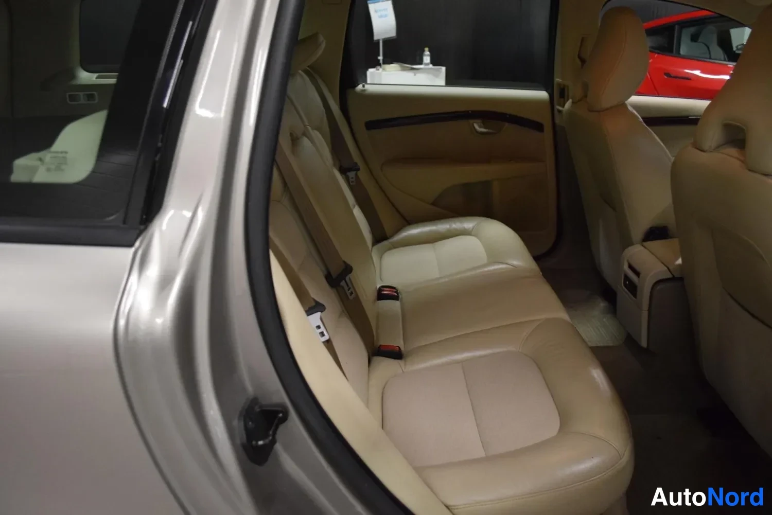 Harmaa Volvo V70 2008, ulkokuva 13 – Raisio
