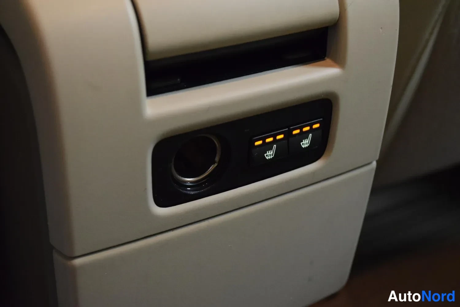 Harmaa Volvo V70 2008, ulkokuva 16 – Raisio