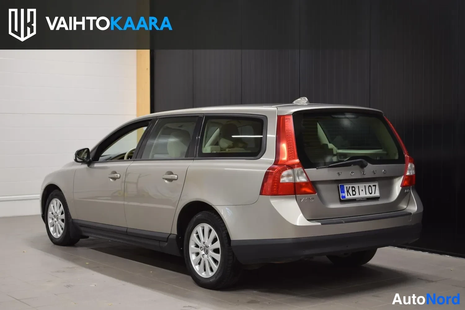 Harmaa Volvo V70 2008, ulkokuva 3 – Raisio