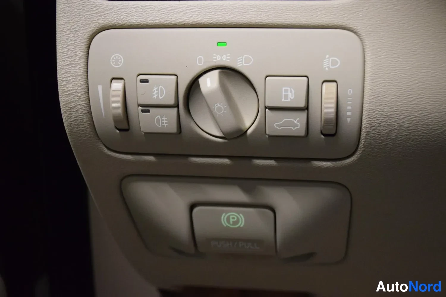 Harmaa Volvo V70 2008, ulkokuva 24 – Raisio