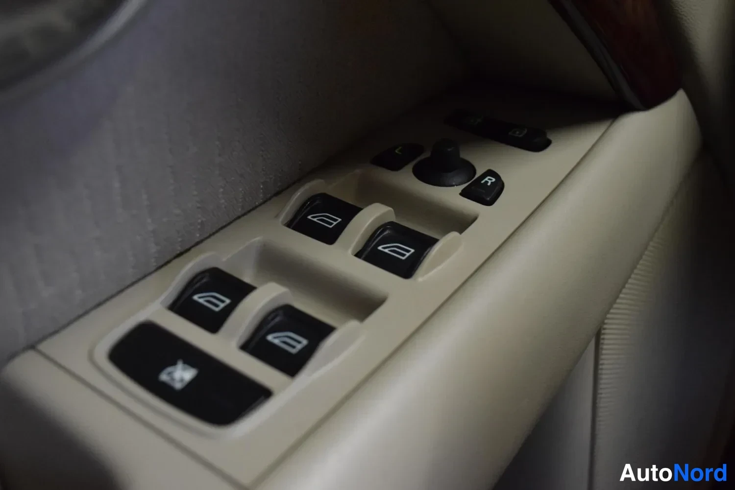 Harmaa Volvo V70 2008, ulkokuva 25 – Raisio