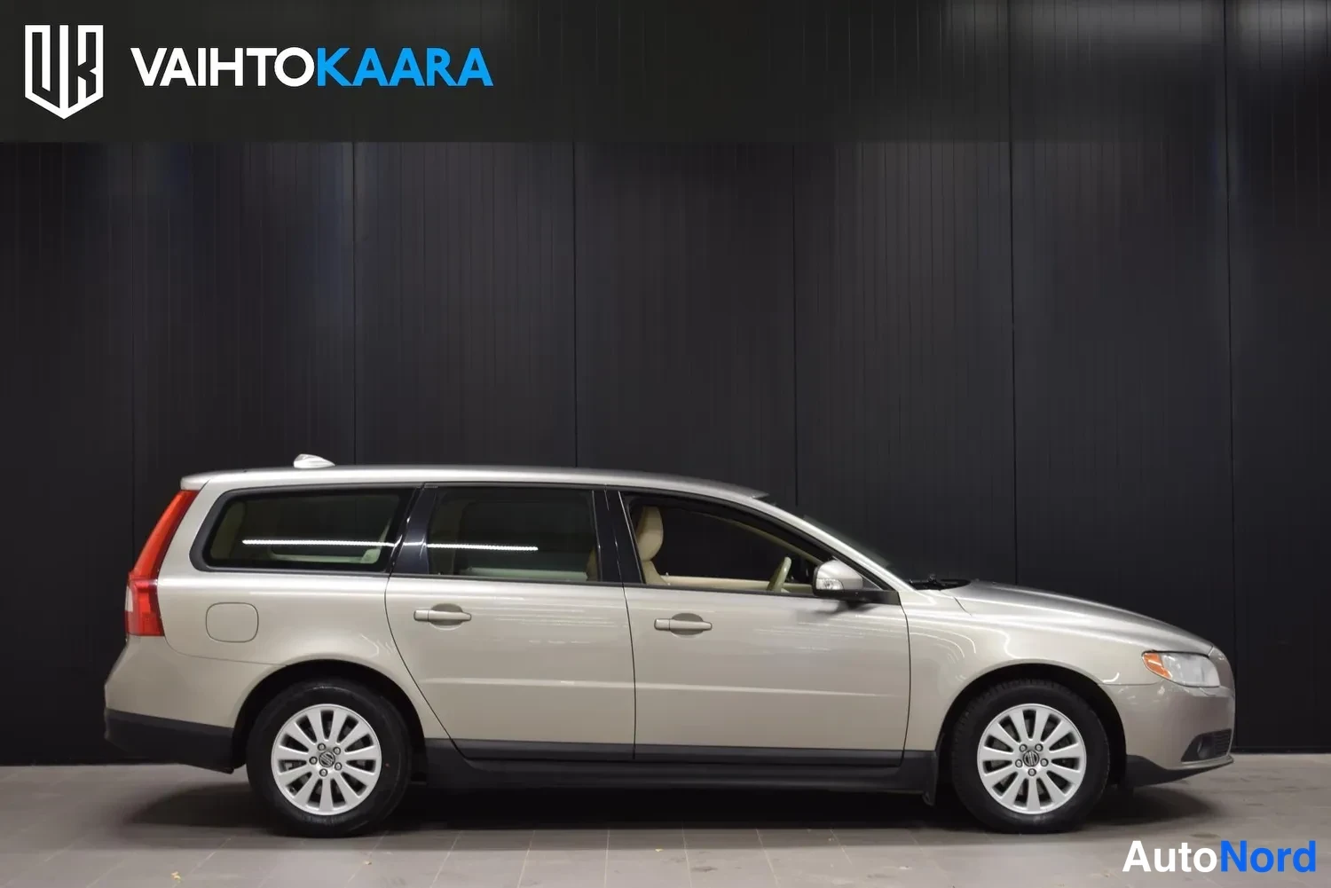 Harmaa Volvo V70 2008, ulkokuva 5 – Raisio