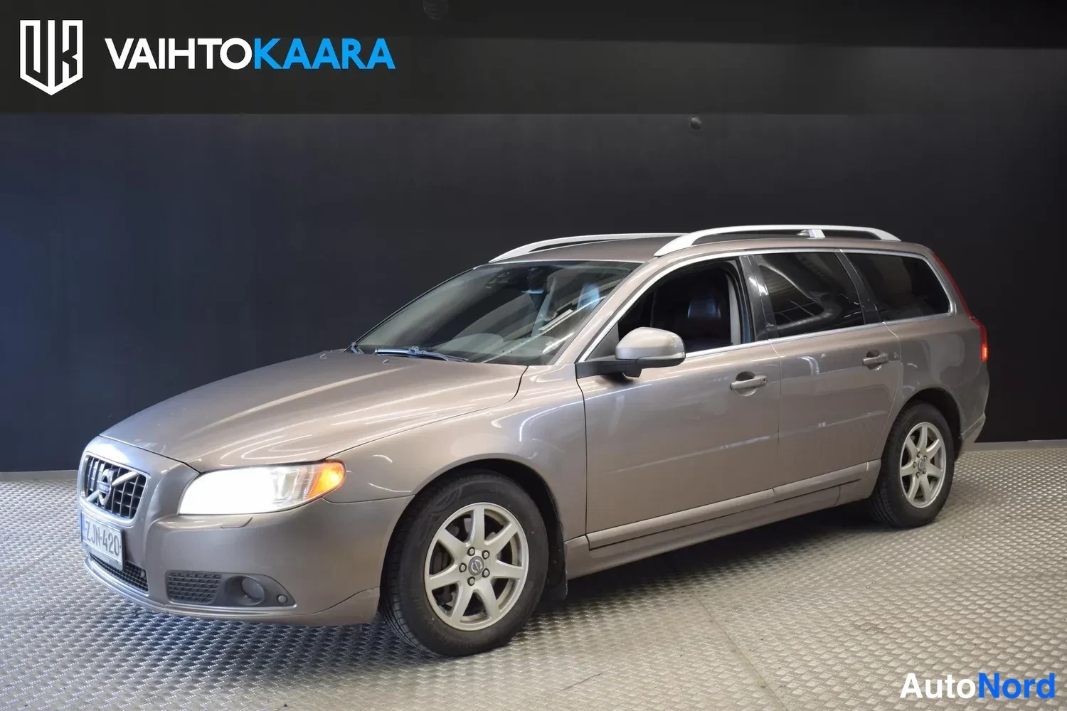 Volvo V70 D5 Summum AWD 2012