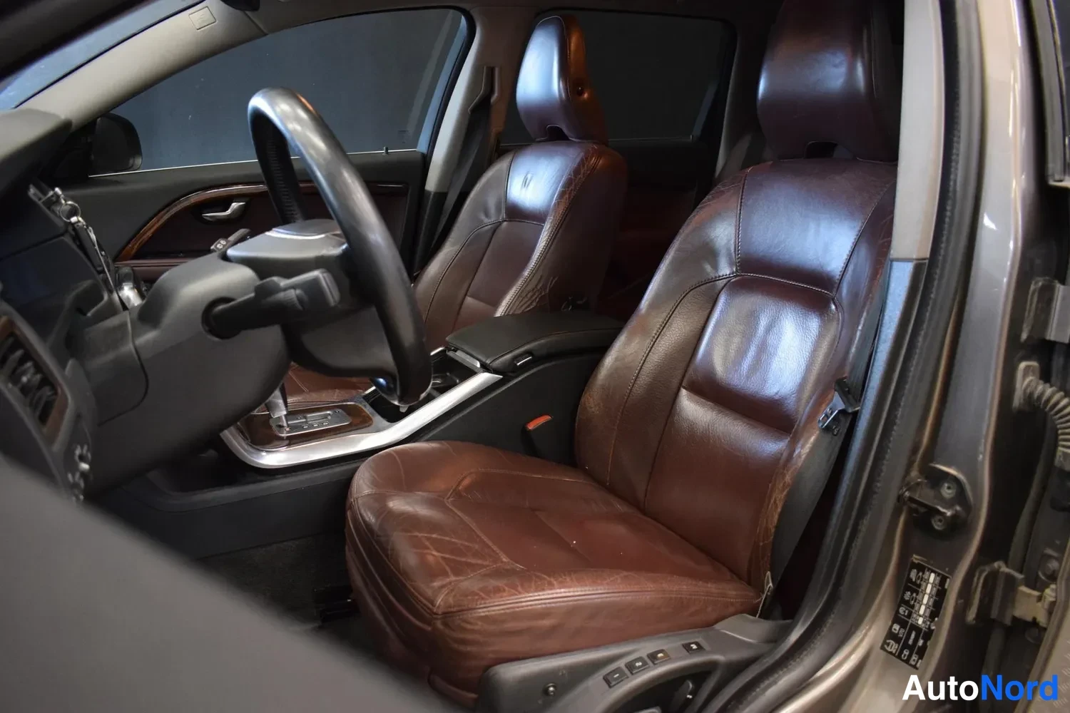 Harmaa Volvo V70 2012, ulkokuva 3 – Raisio