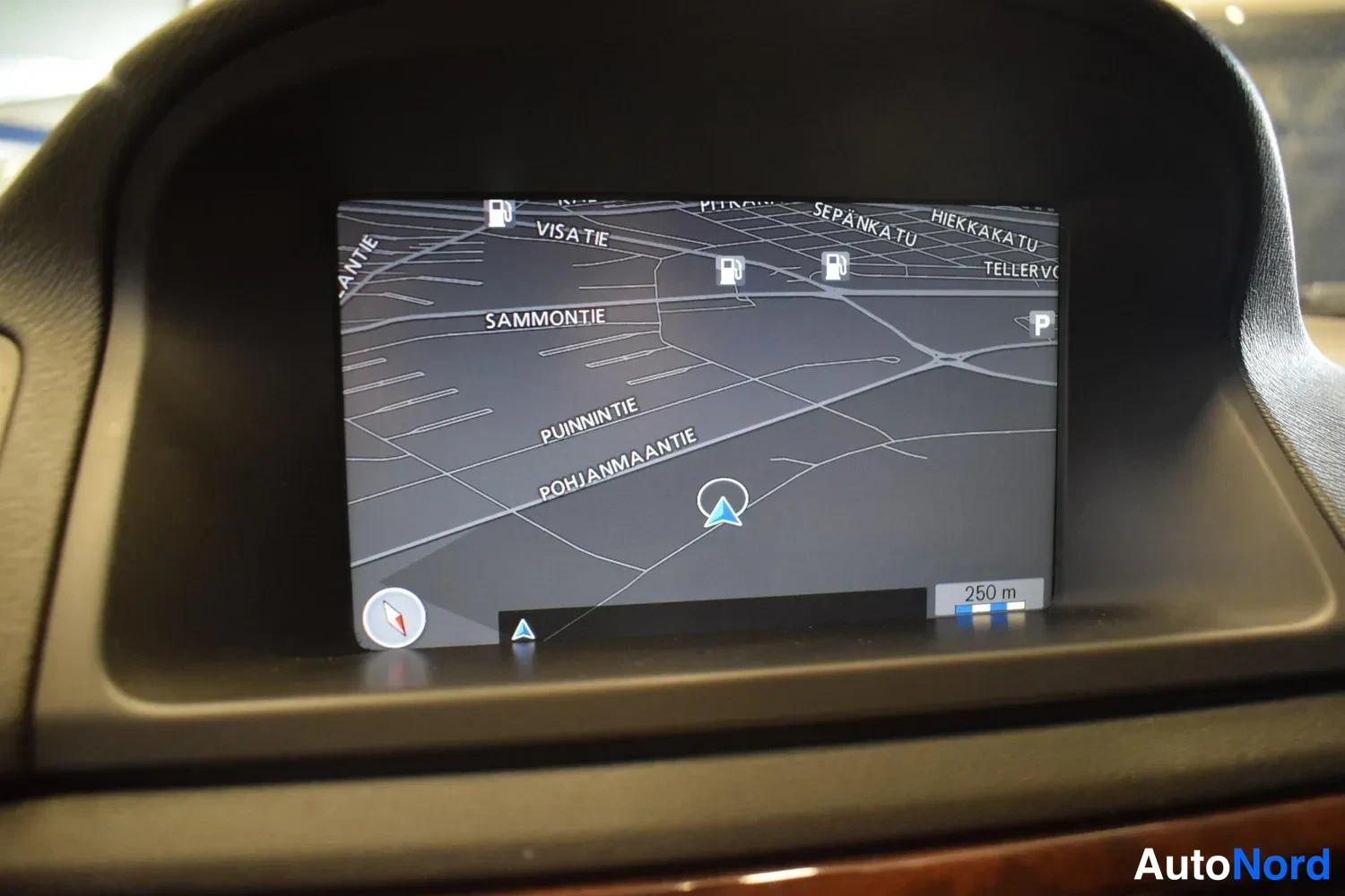 Harmaa Volvo V70 2012, ulkokuva 8 – Raisio