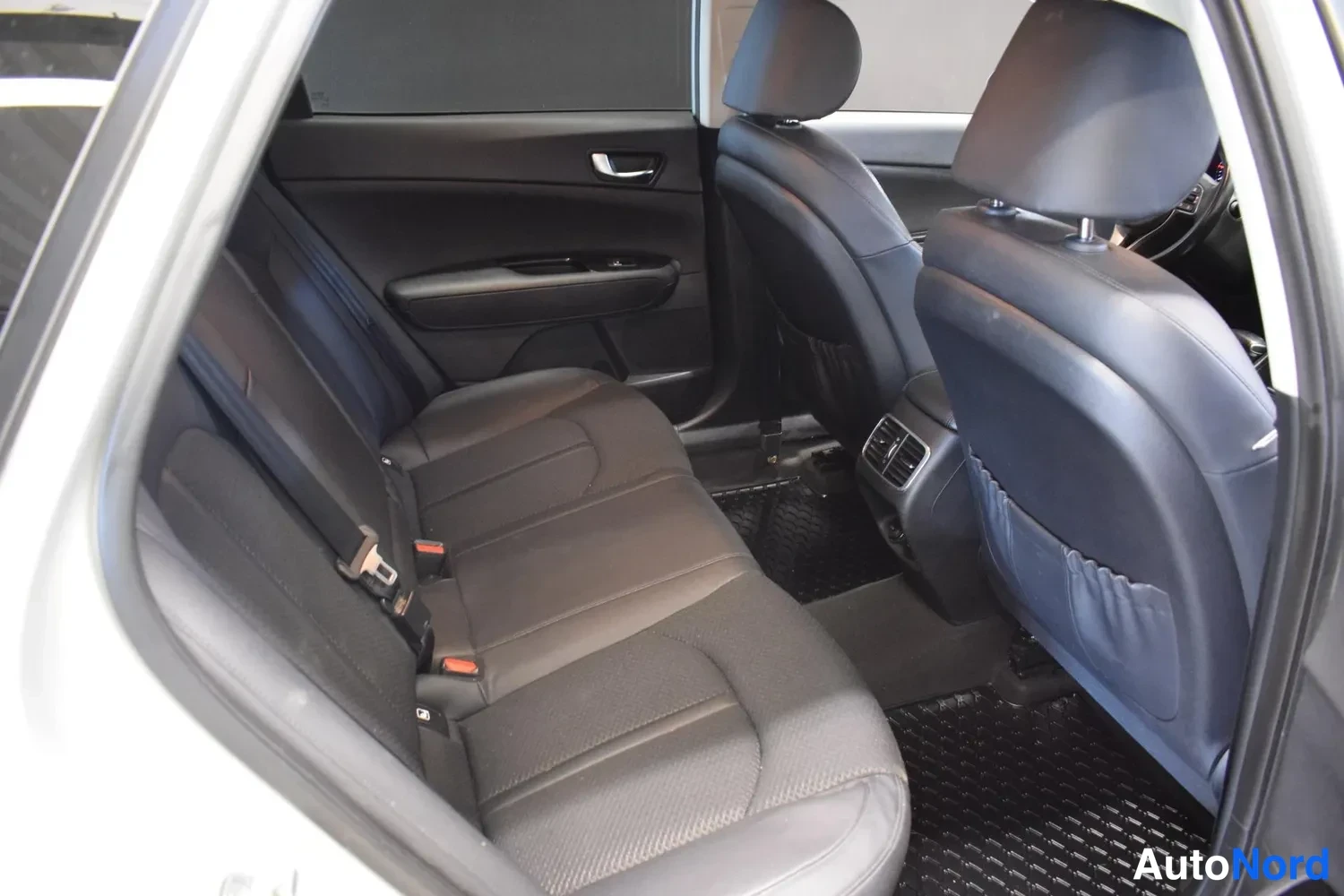 Hopea Kia Optima 2016, kuva 19