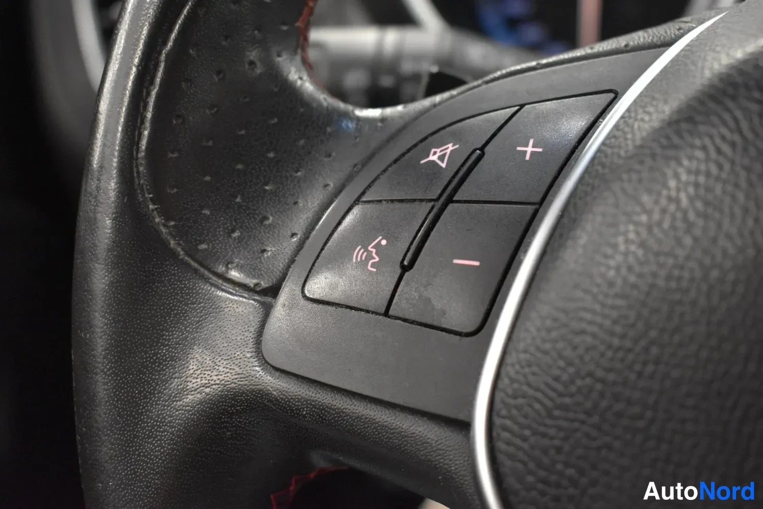 Hopea Alfa Romeo Giulietta 2016, ulkokuva 11 – Raisio