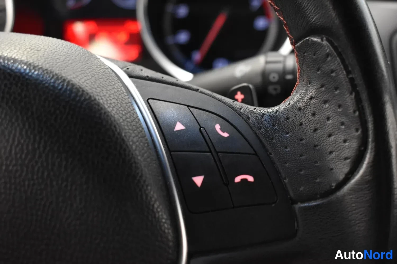 Hopea Alfa Romeo Giulietta 2016, ulkokuva 12 – Raisio