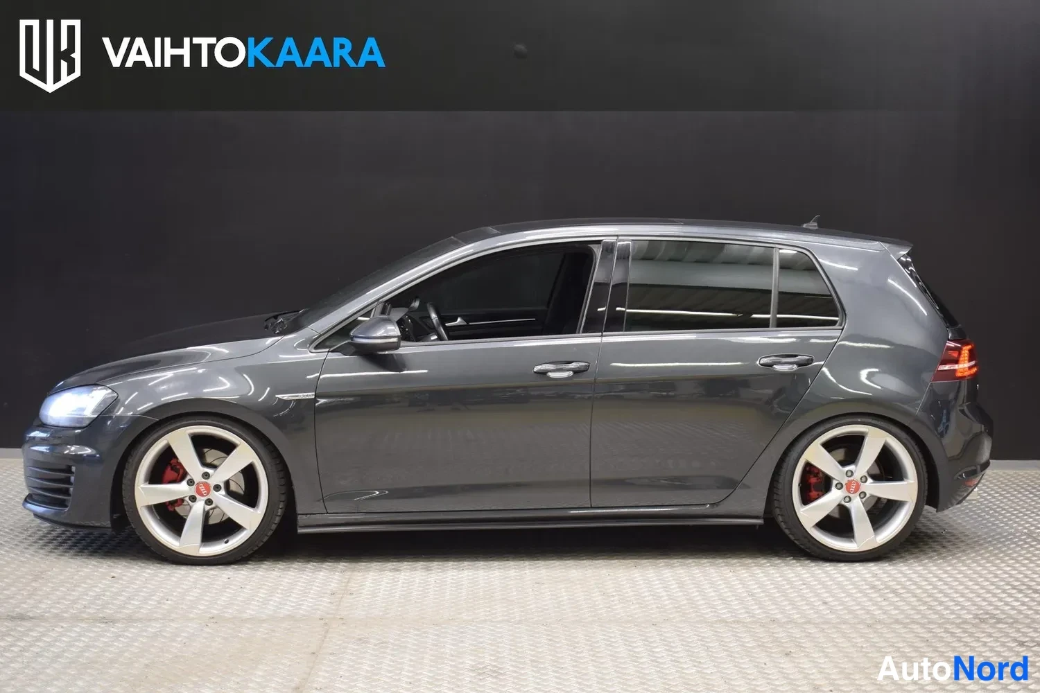 Musta Volkswagen Golf 2014, ulkokuva 2 – Raisio
