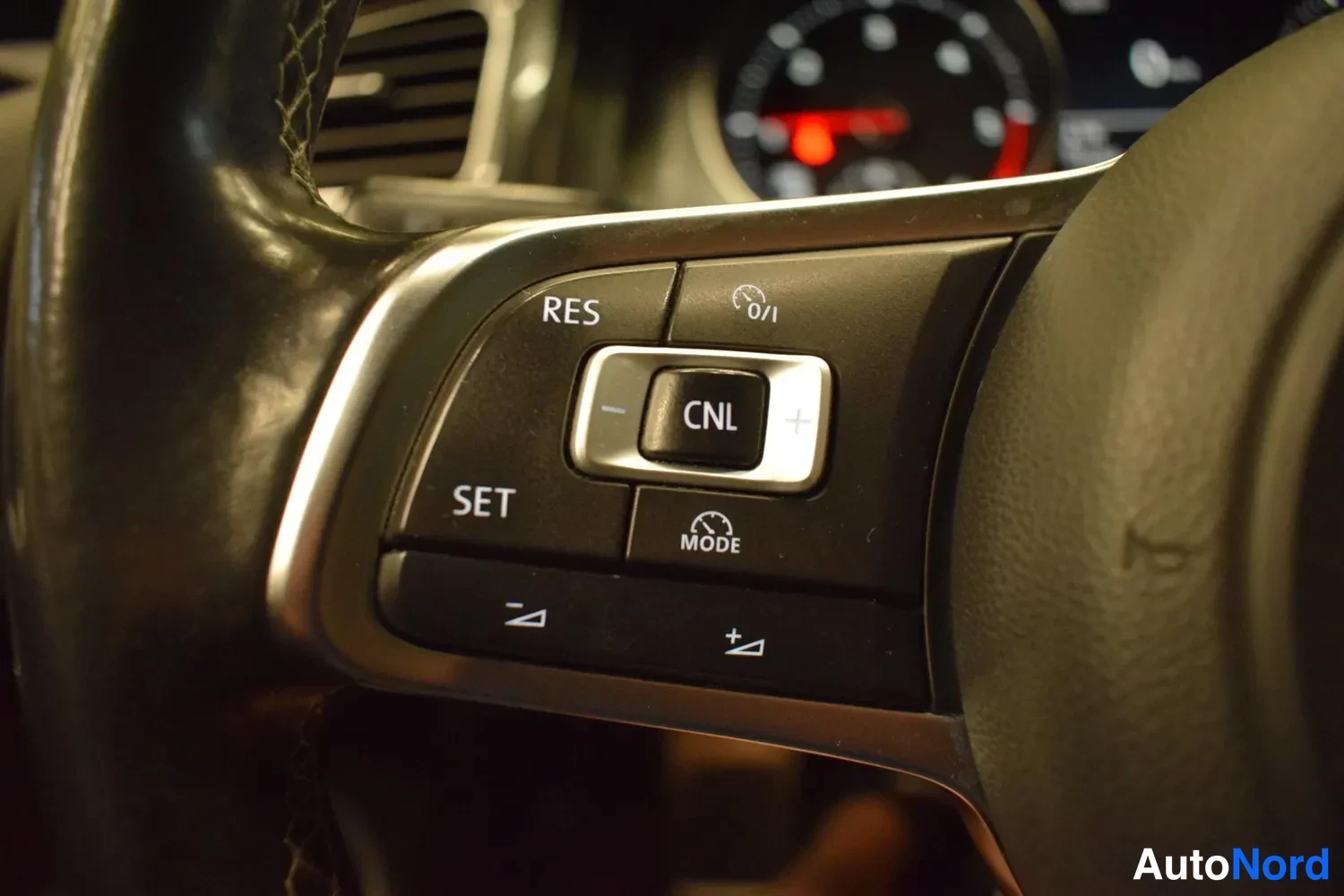 Musta Volkswagen Golf 2014, ulkokuva 17 – Raisio