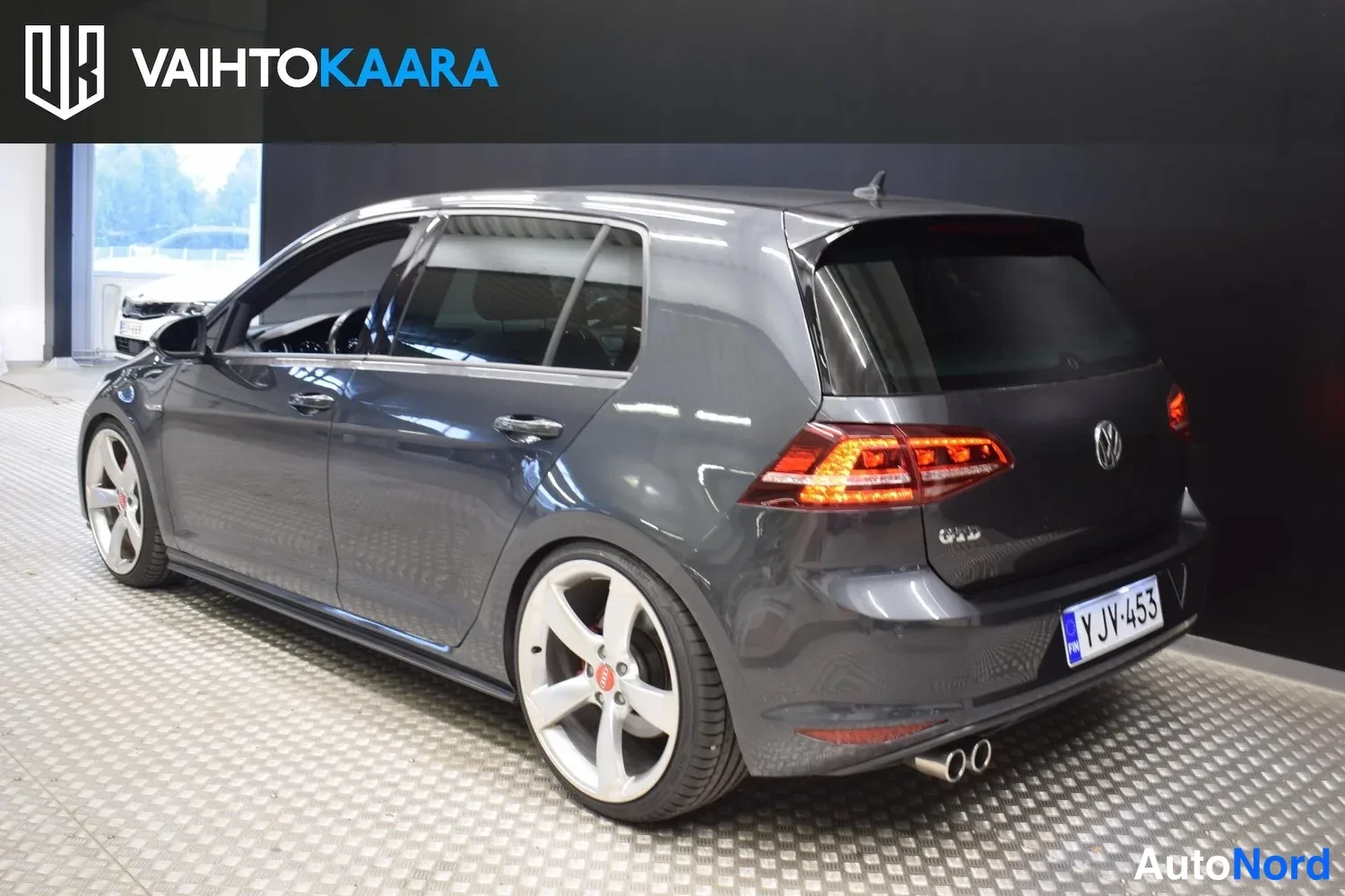 Musta Volkswagen Golf 2014, ulkokuva 3 – Raisio