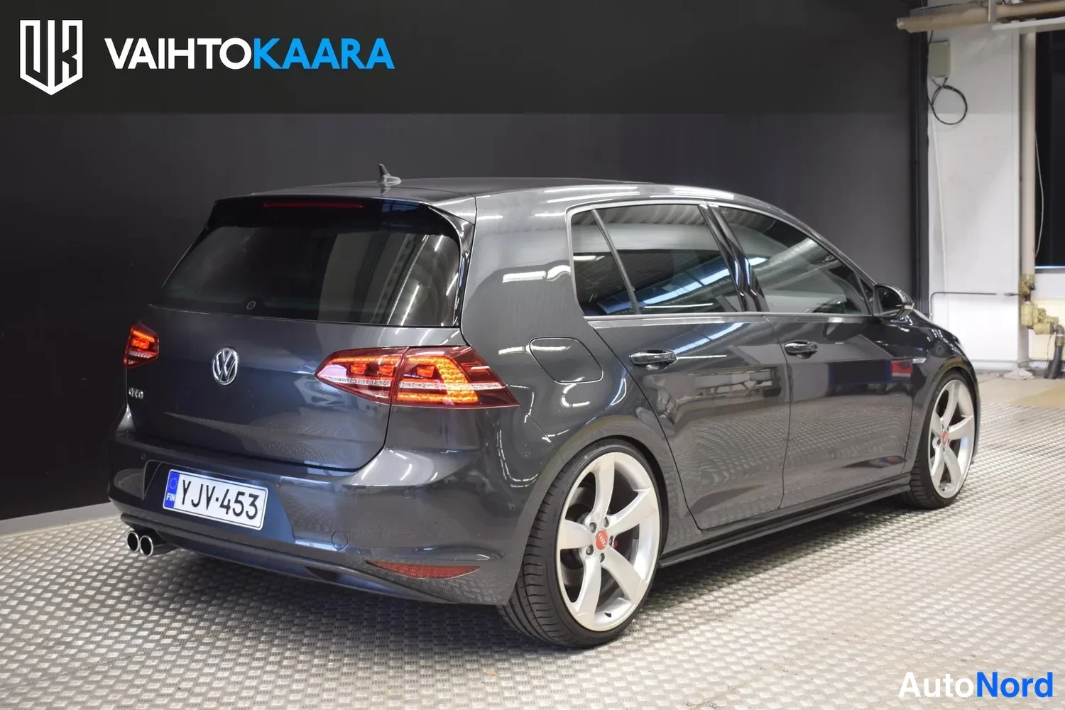 Musta Volkswagen Golf 2014, ulkokuva 4 – Raisio