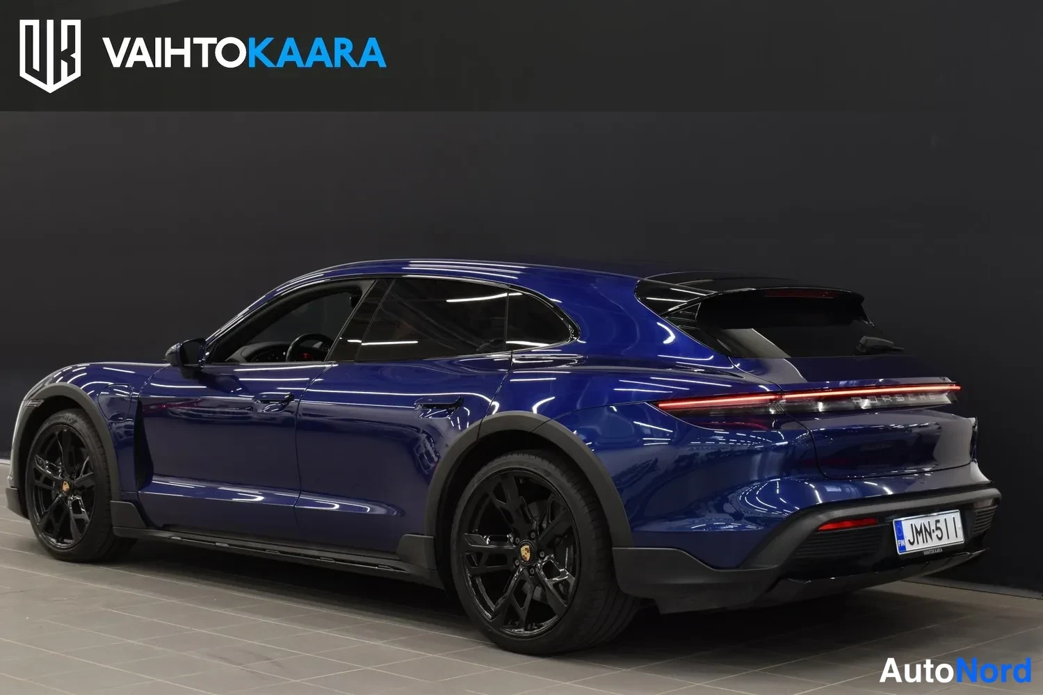 Sininen Porsche Taycan 4 2023, ulkokuva 3 – Raisio