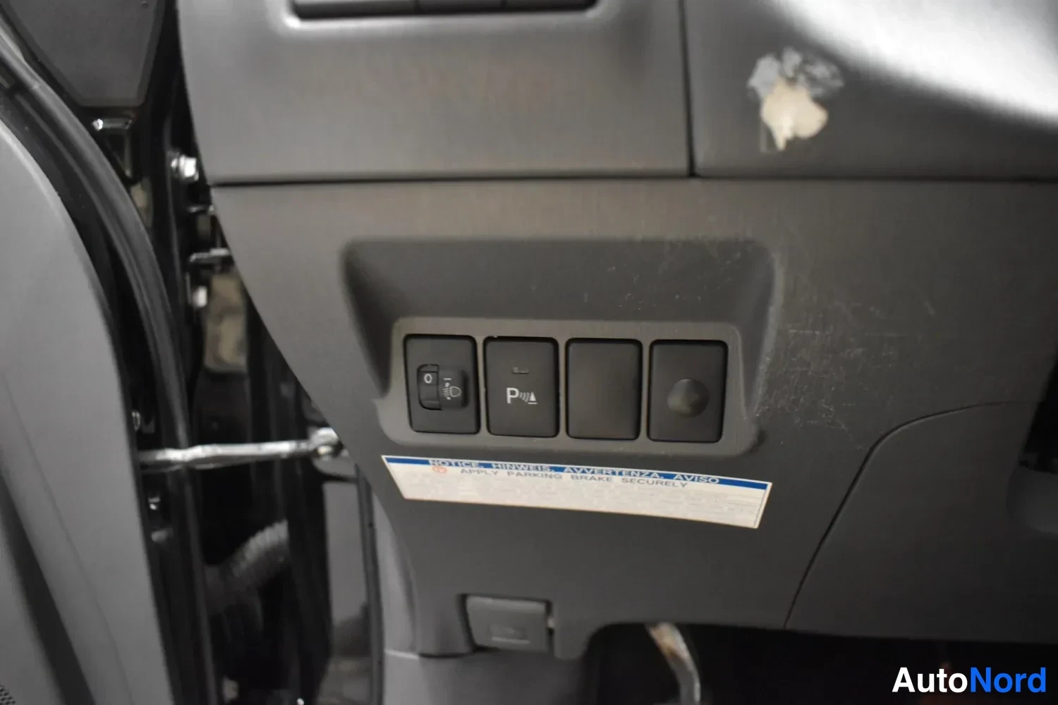 Musta Toyota Prius+ 2013, ulkokuva 12 – Raisio