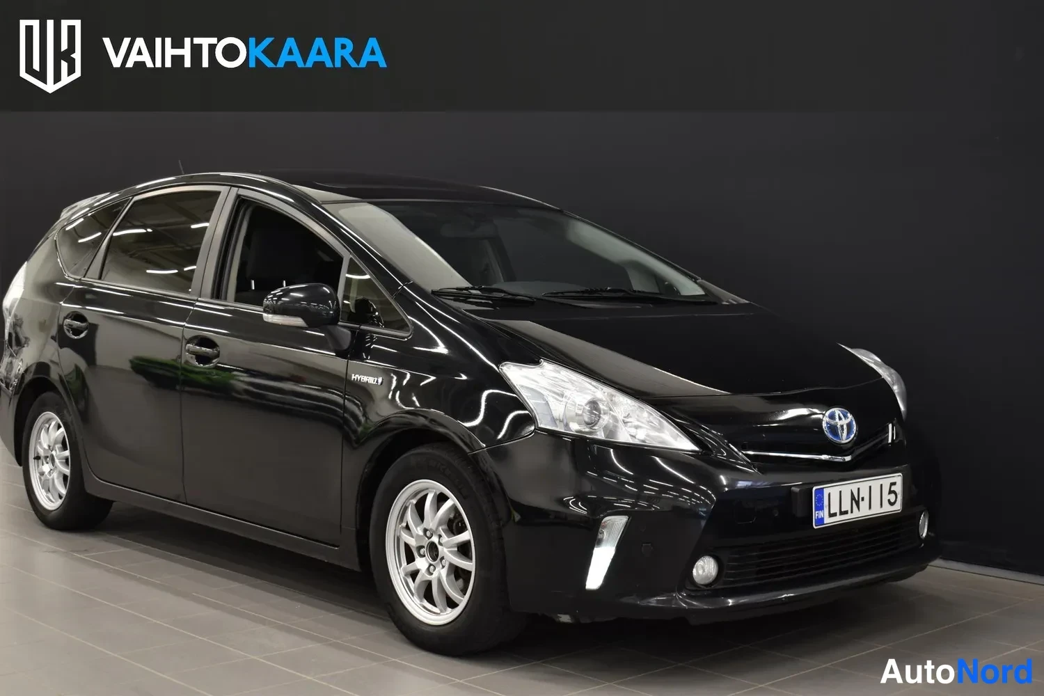 Musta Toyota Prius+ 2013, ulkokuva 4 – Raisio