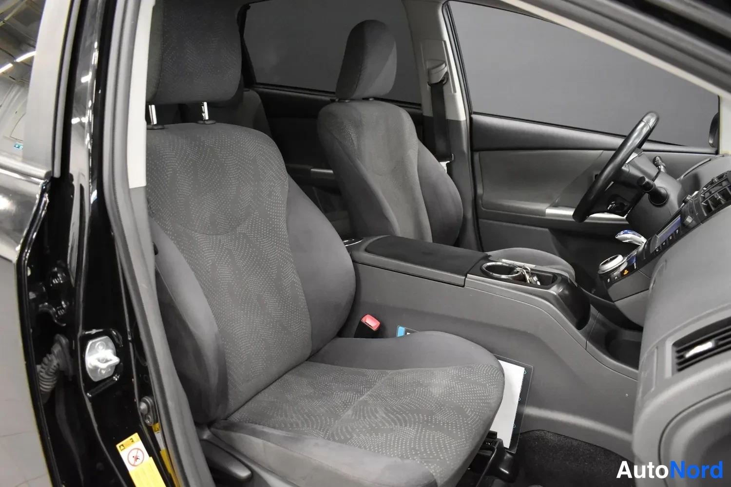 Musta Toyota Prius+ 2013, ulkokuva 8 – Raisio