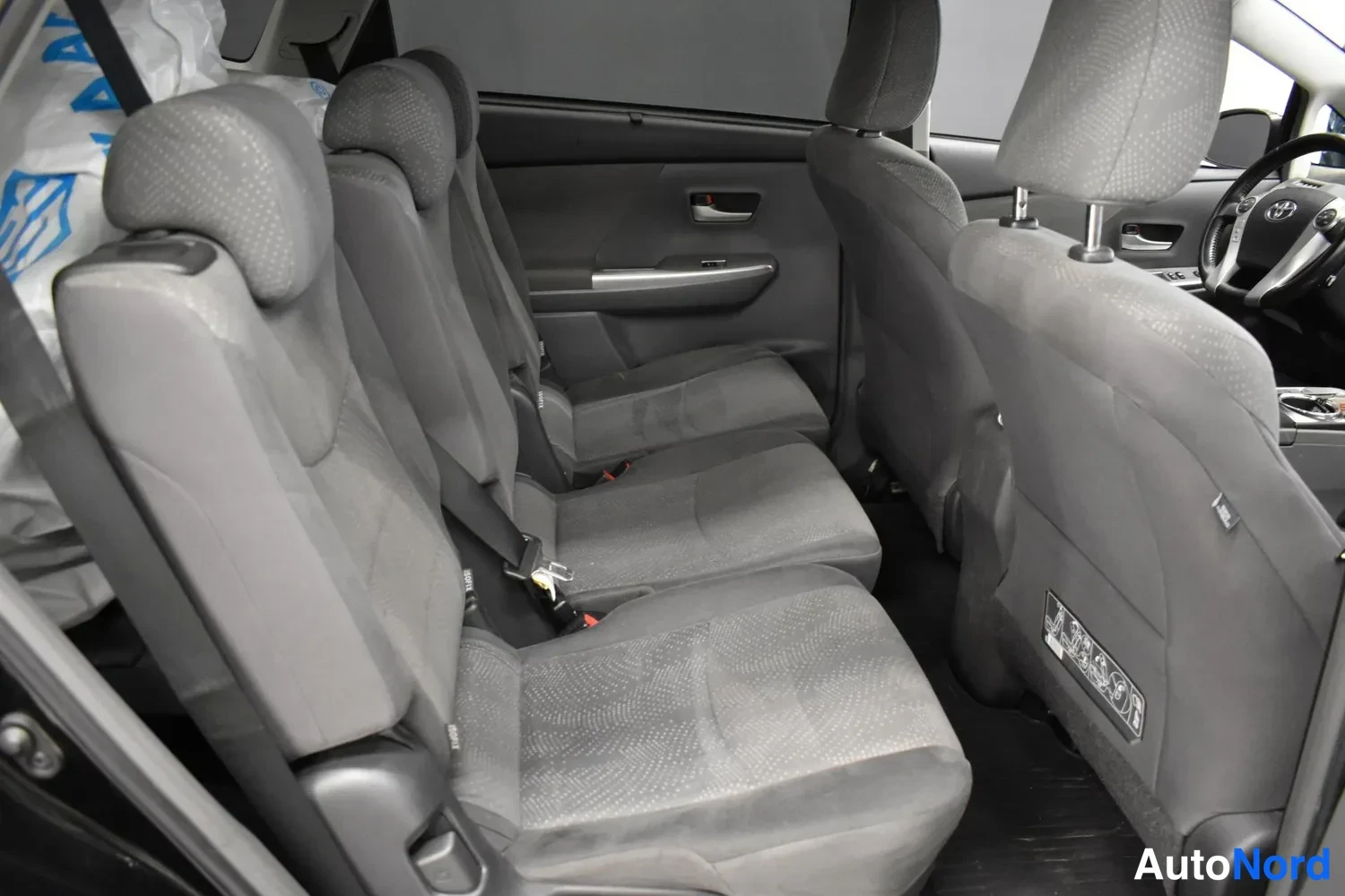 Musta Toyota Prius+ 2013, ulkokuva 9 – Raisio