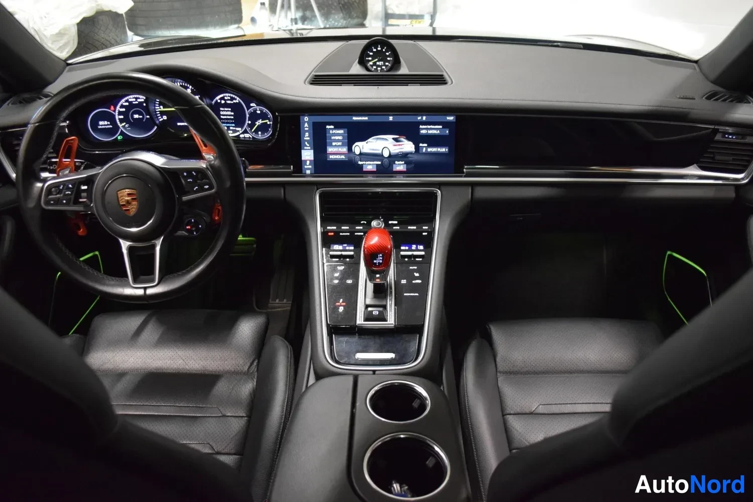 Musta Porsche Panamera 4 E-Hybrid 2018, ulkokuva 15 – Raisio