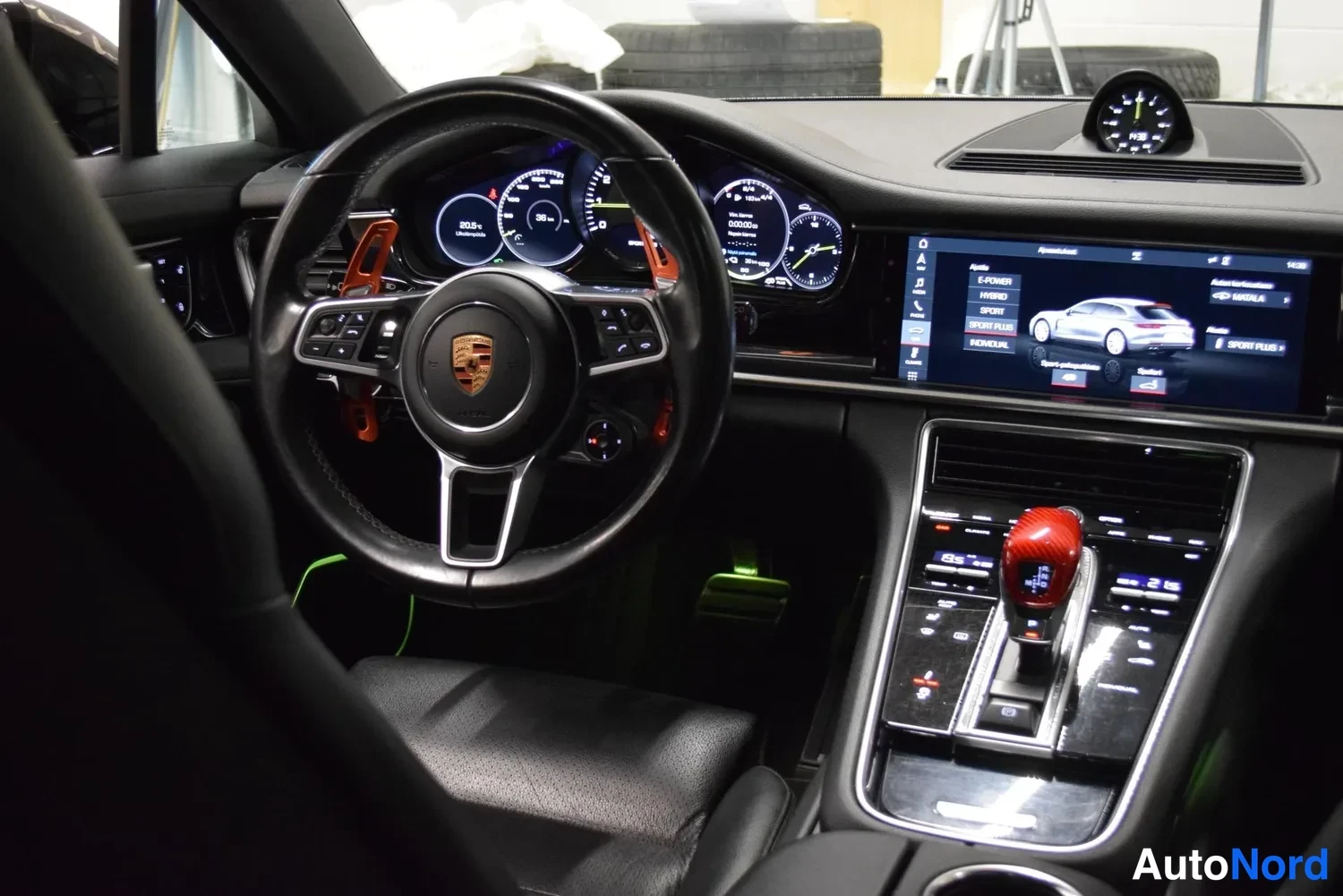 Musta Porsche Panamera 4 E-Hybrid 2018, ulkokuva 16 – Raisio