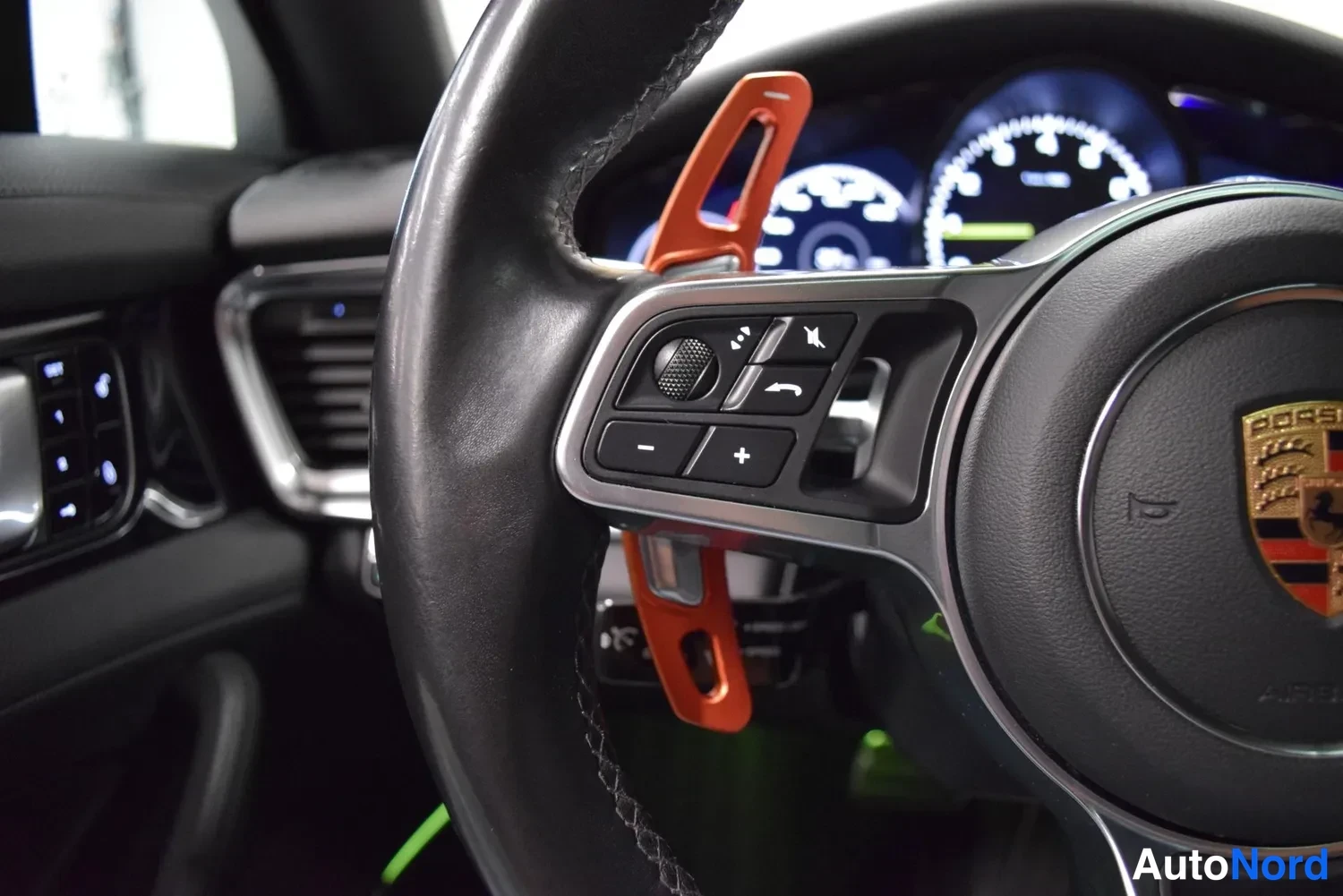 Musta Porsche Panamera 4 E-Hybrid 2018, ulkokuva 18 – Raisio