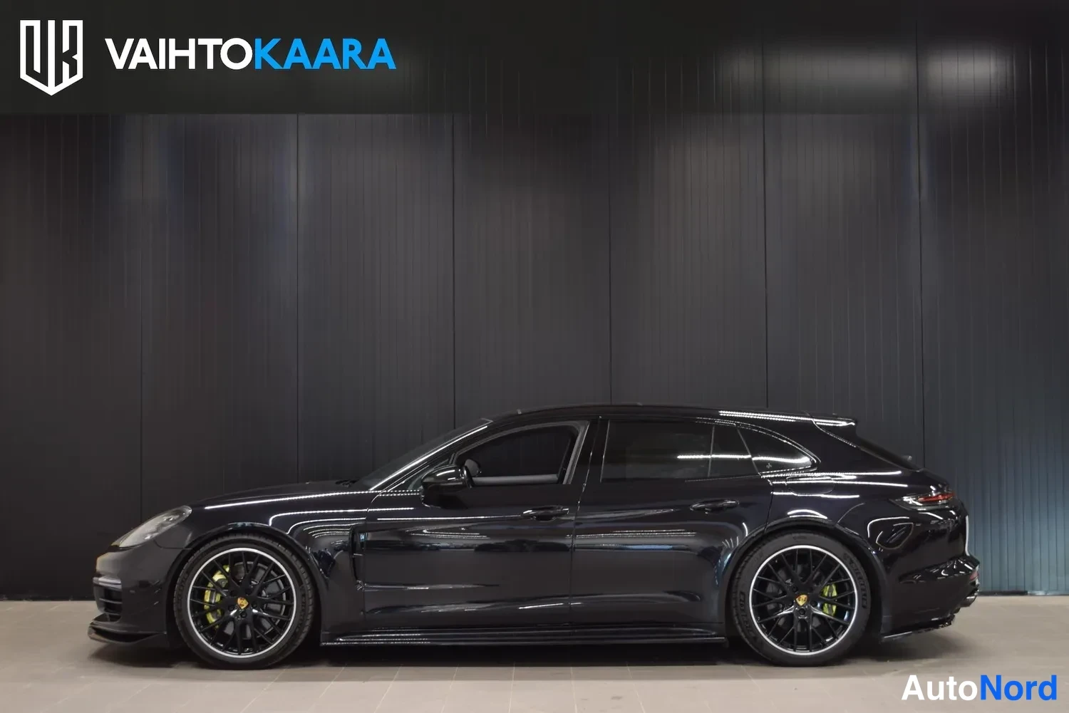 Musta Porsche Panamera 4 E-Hybrid 2018, takaviisto, kuva 16