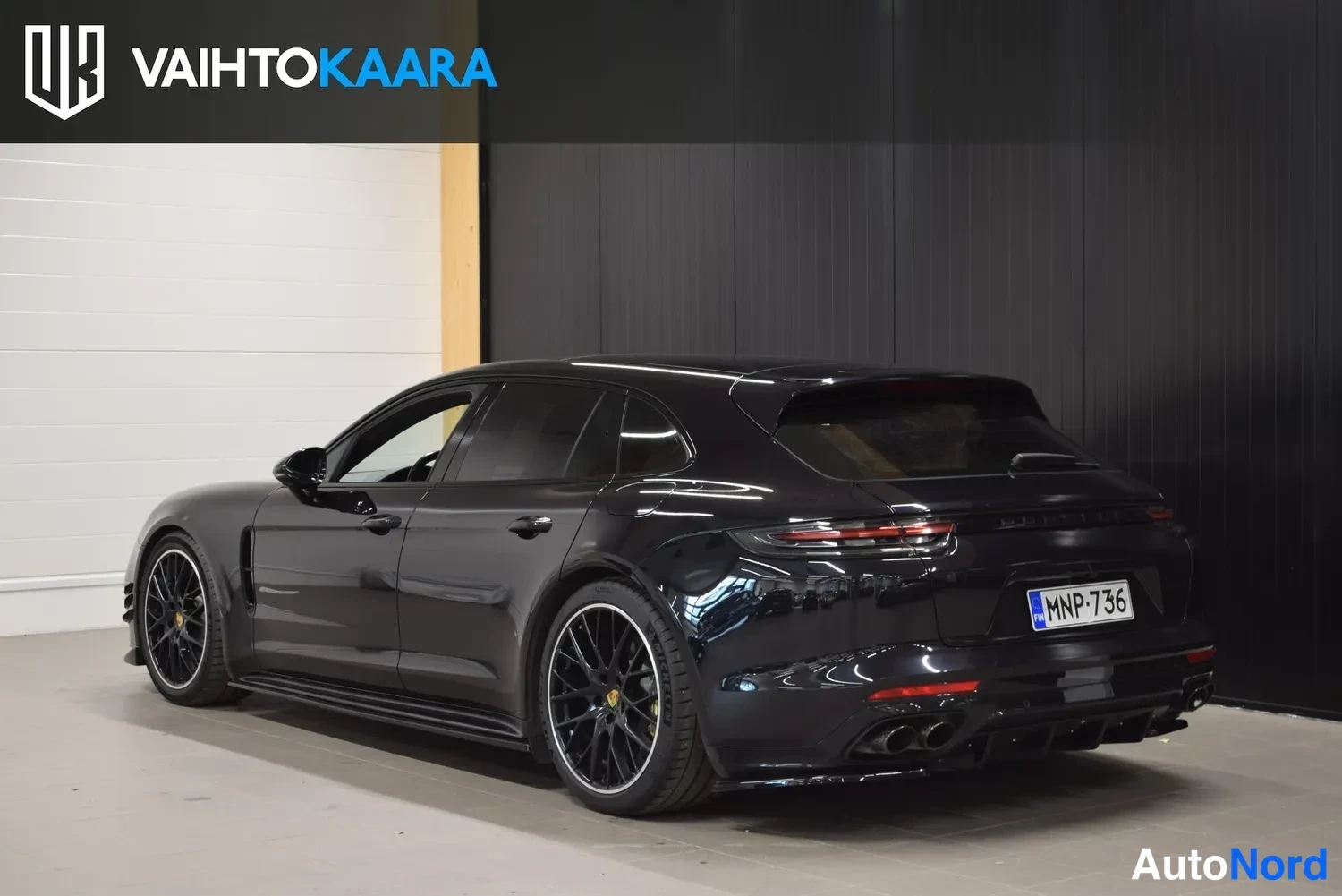 Musta Porsche Panamera 4 E-Hybrid 2018, takaviisto, kuva 17