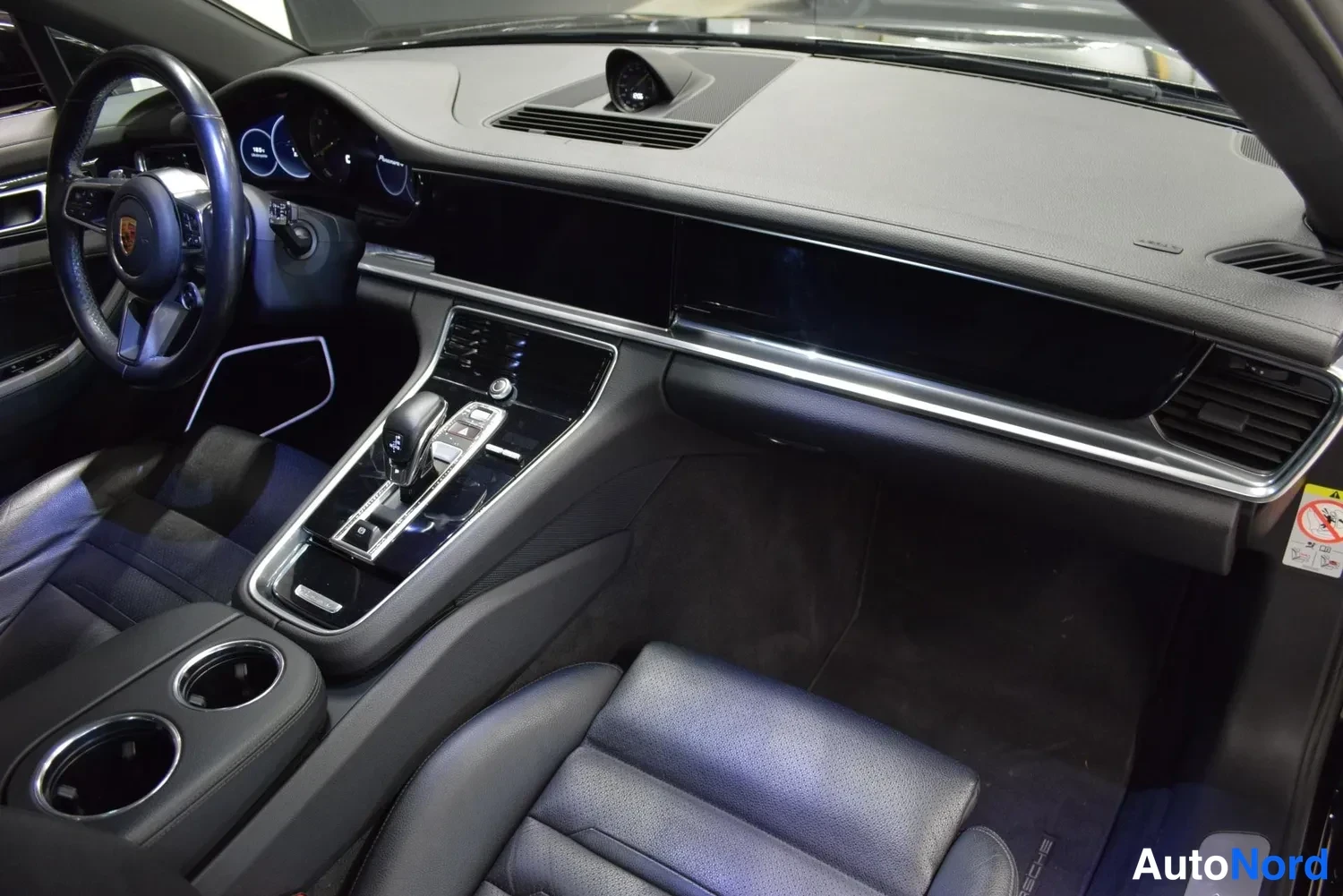 Musta Porsche Panamera 4 E-Hybrid 2018, sivulta, kuva 12