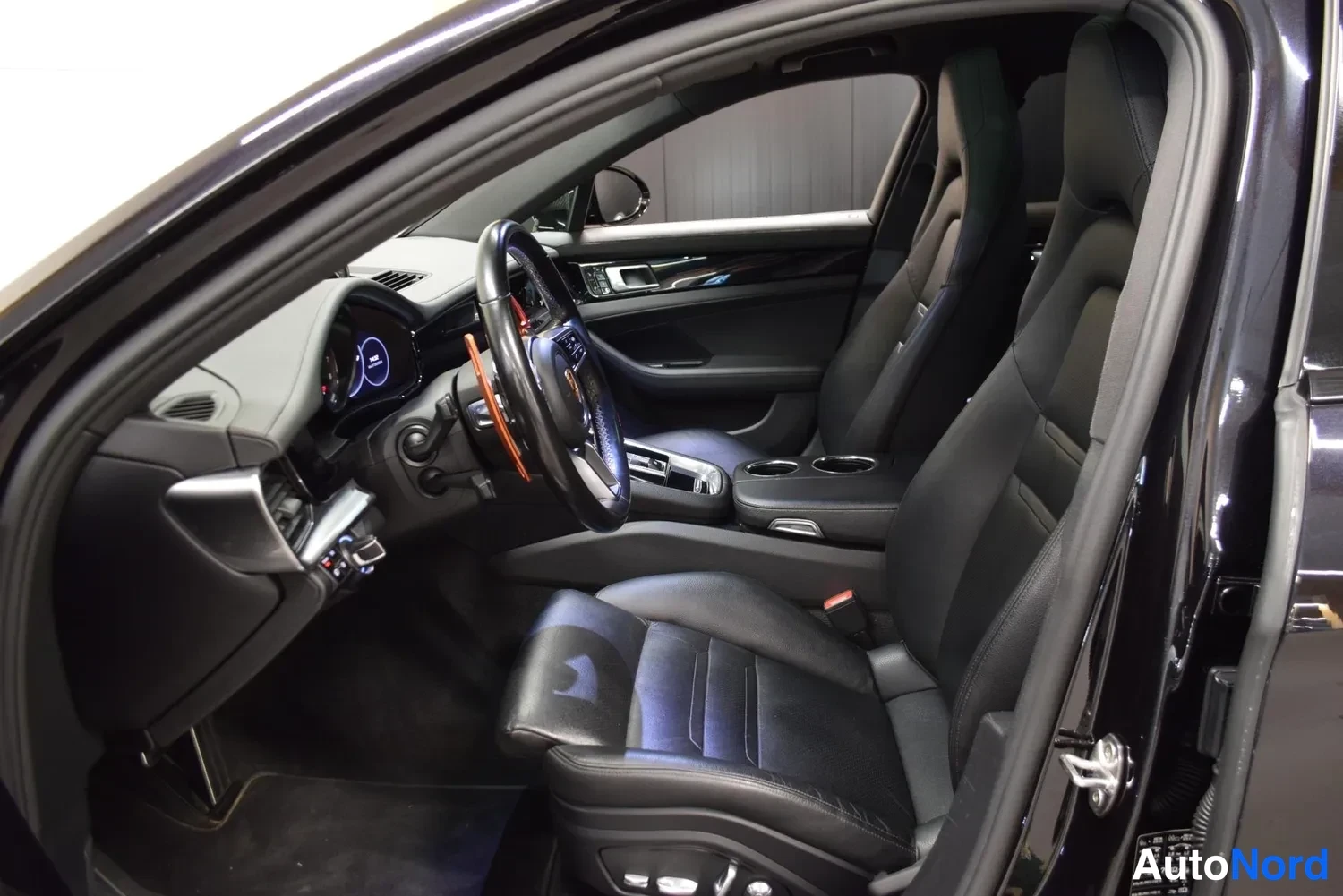 Musta Porsche Panamera 4 E-Hybrid 2018, ulkokuva 7 – Raisio