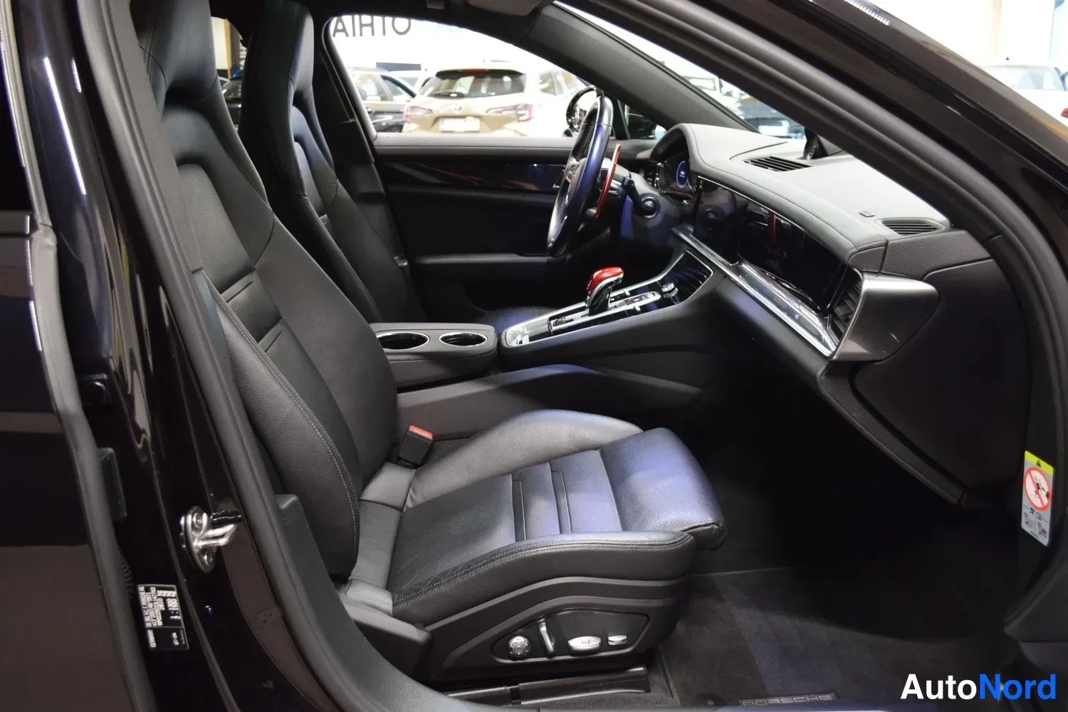 Musta Porsche Panamera 4 E-Hybrid 2018, ulkokuva 10 – Raisio