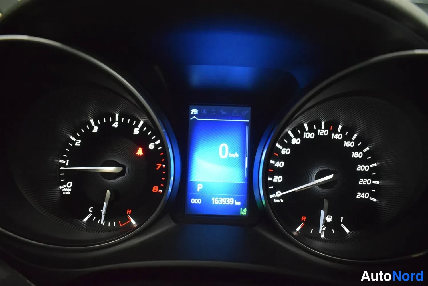 Valkoinen Toyota Avensis 2017, ulkokuva 13 – Raisio