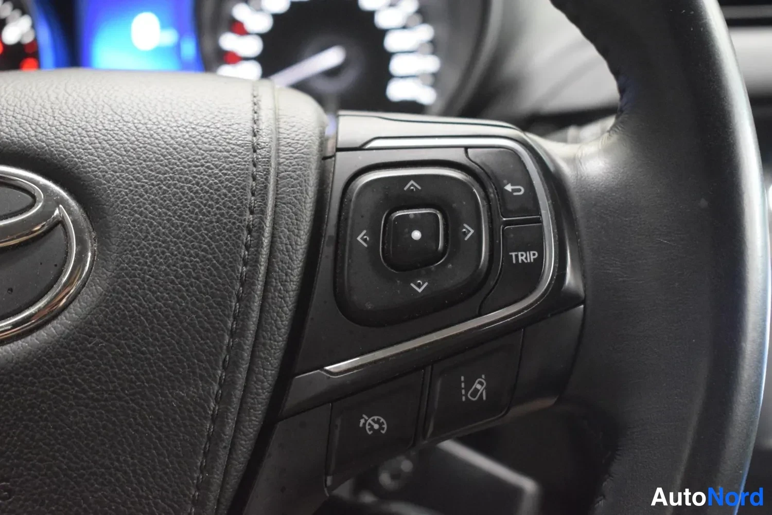 Valkoinen Toyota Avensis 2017, ulkokuva 15 – Raisio
